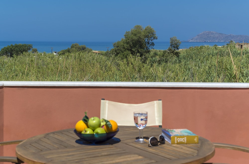 DAPHNIS VILLAS 32/60