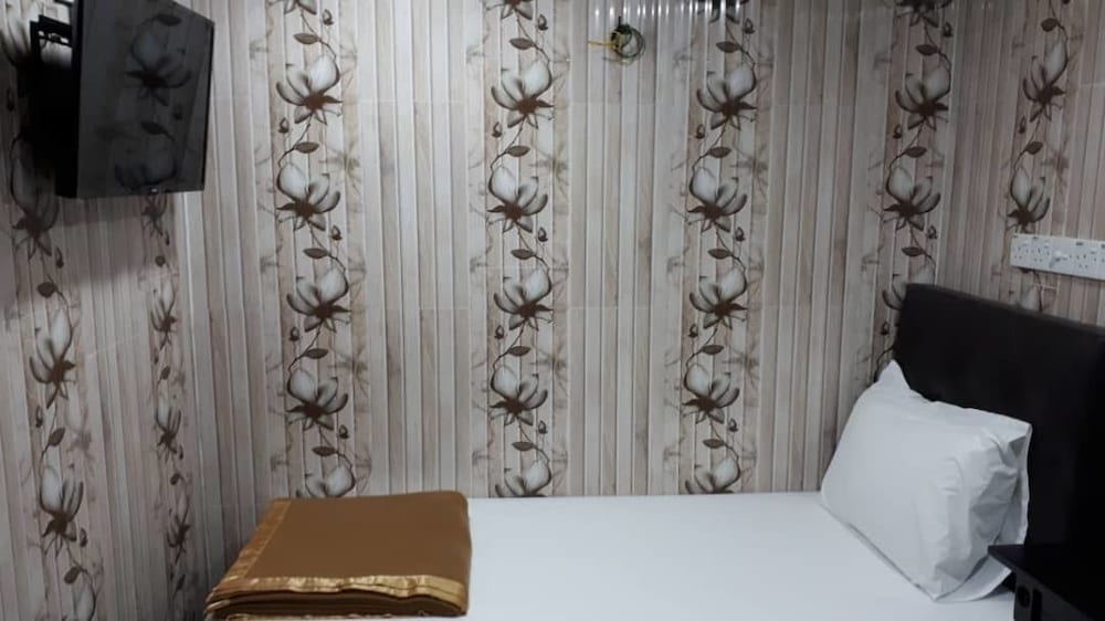 Ark Taman Melawati Hotel 14/32
