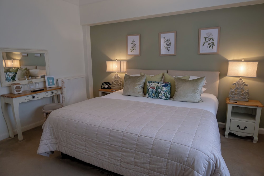 The Stable Courtyard Bedrooms At Leeds Castle 5/44