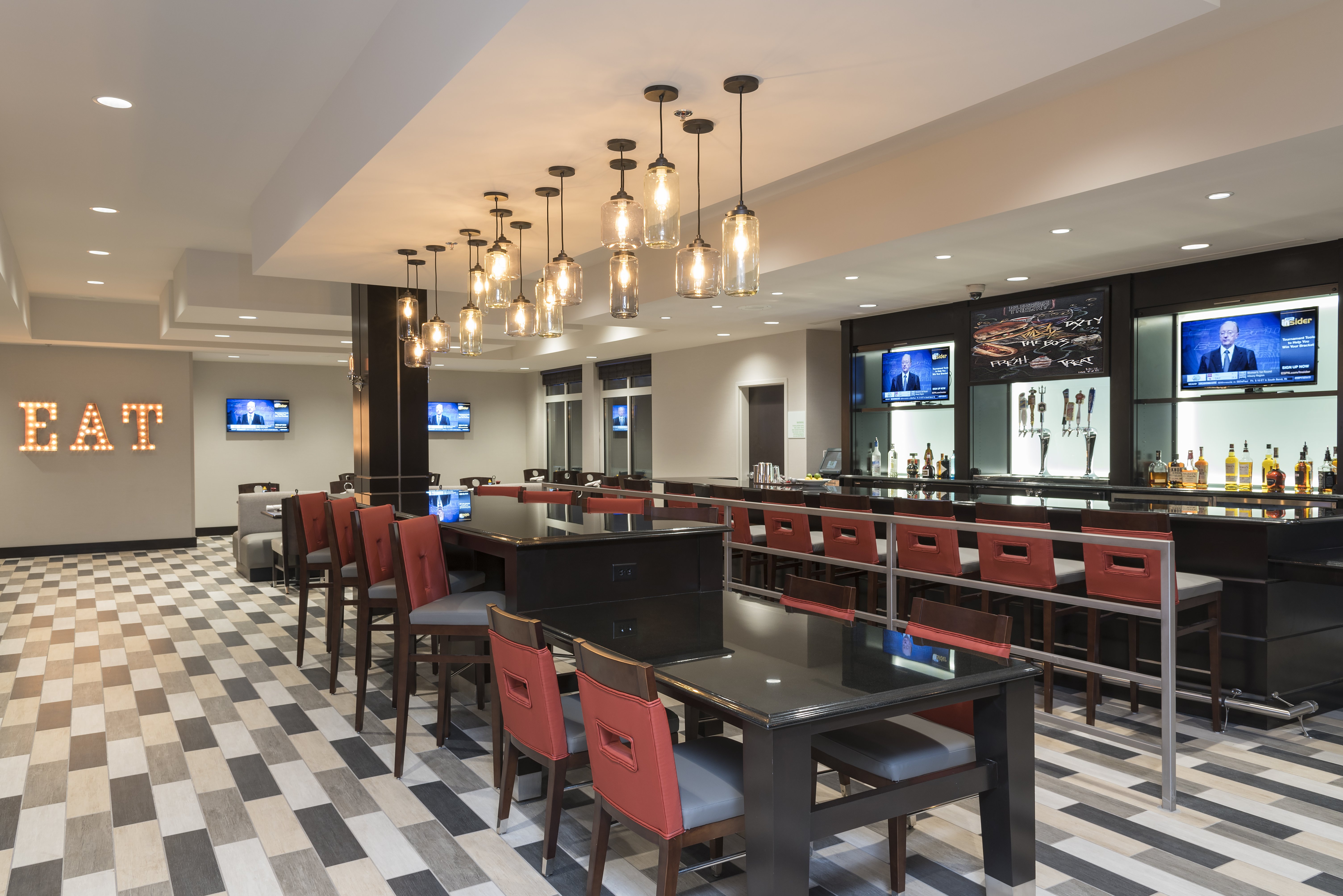 Holiday Inn Indianapolis Airport 43/66