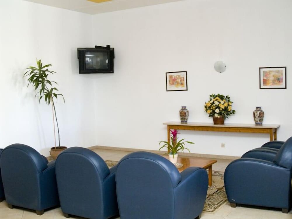 Luar Hotel 27/47