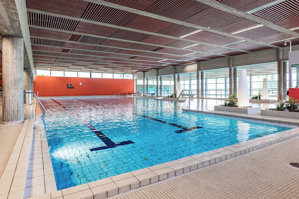 swimming pool spa