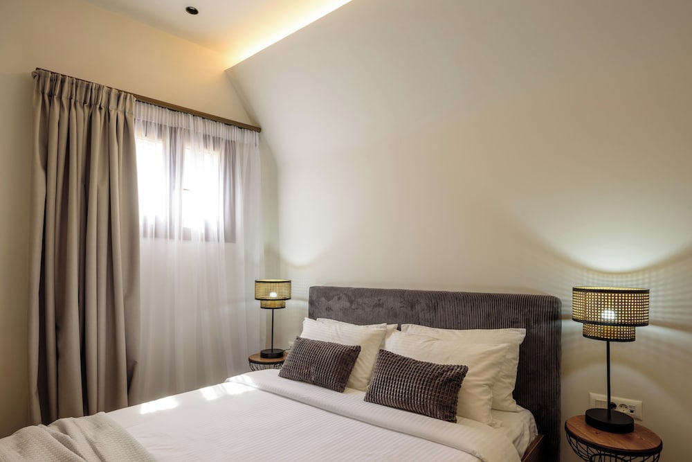 Arthur Suites 33/60