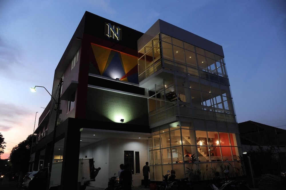 Nozz Hotel Semarang 2/25