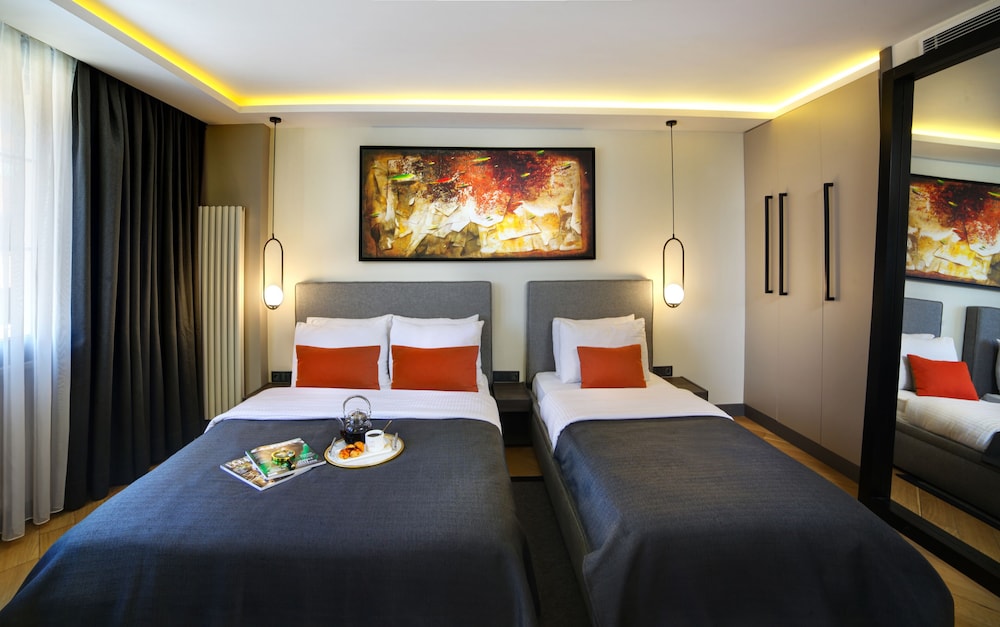 The Capital Suites 16/40