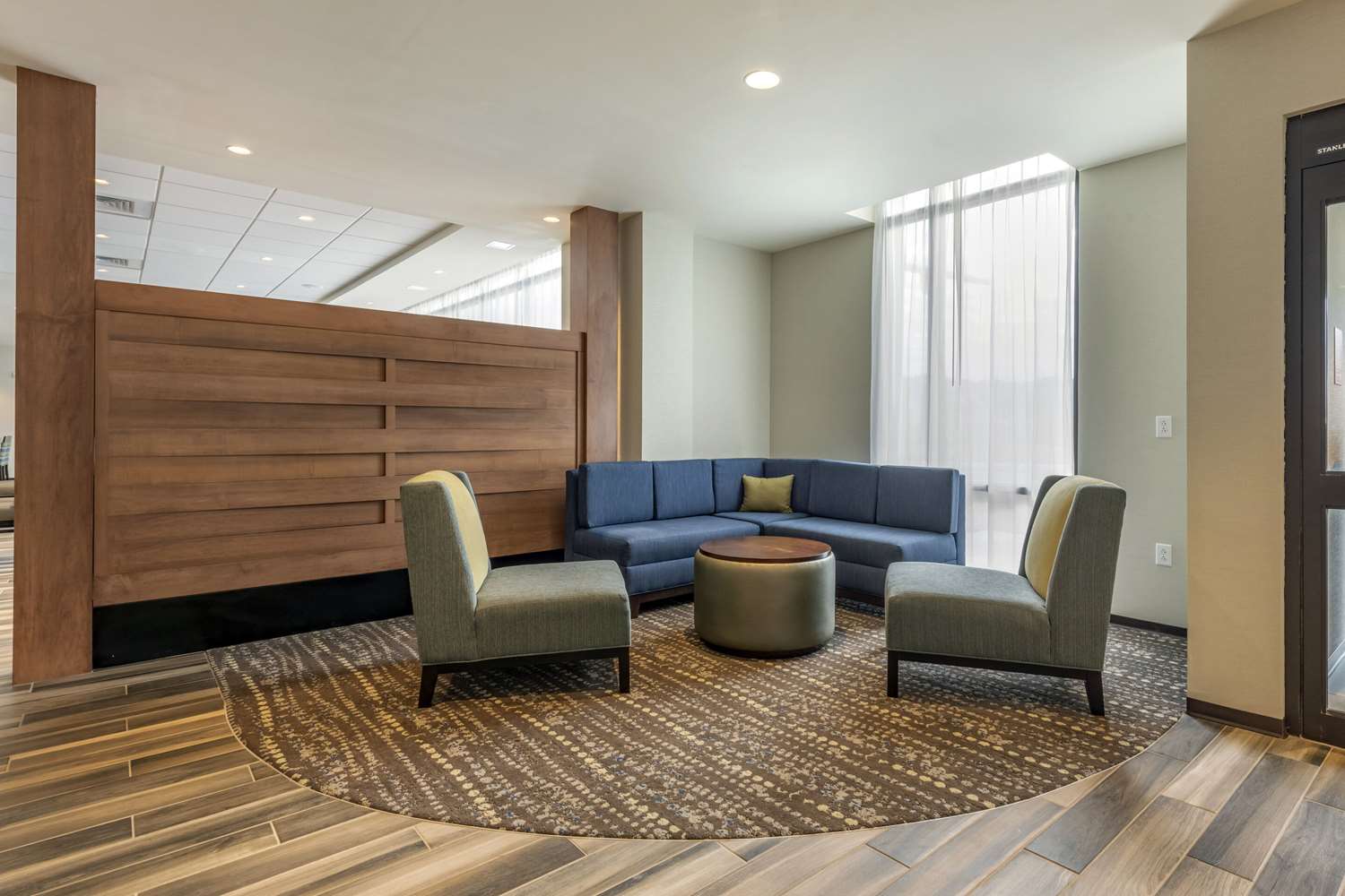 Comfort Inn and Suites Pittsburgh Northshore, PA 12/19