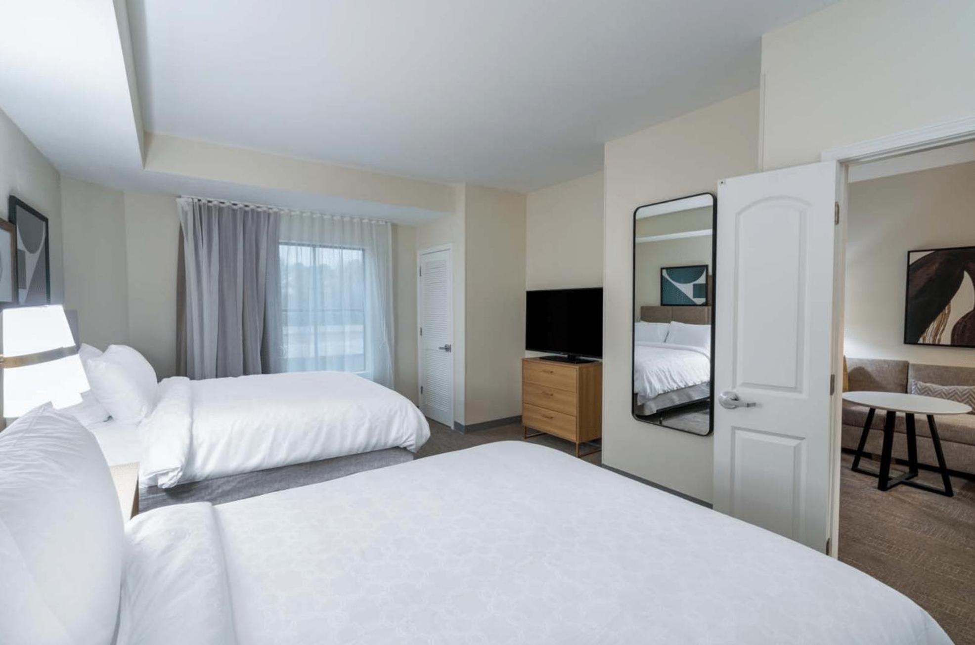 1 Bedroom, Suite, Queen Bed