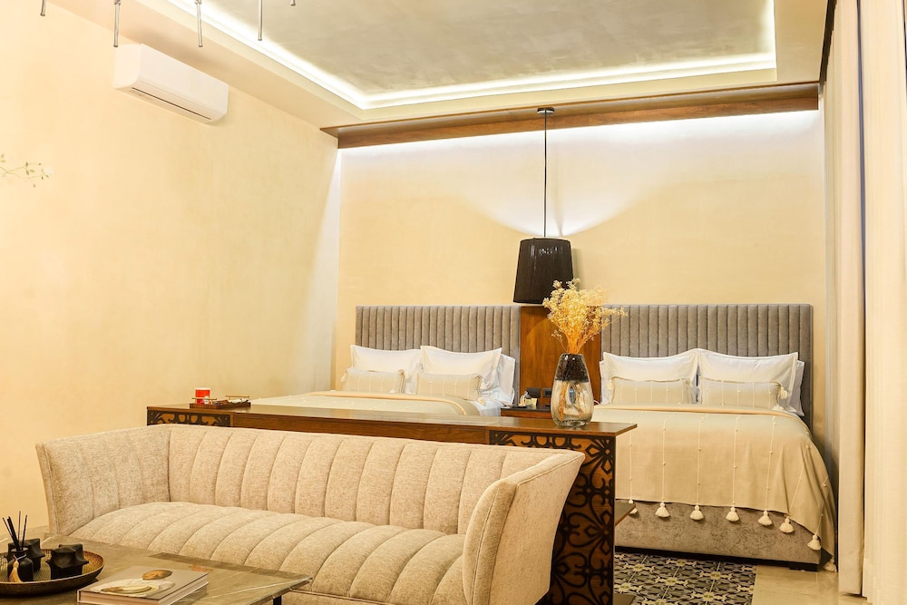 Adoro Hotel Boutique 11/50