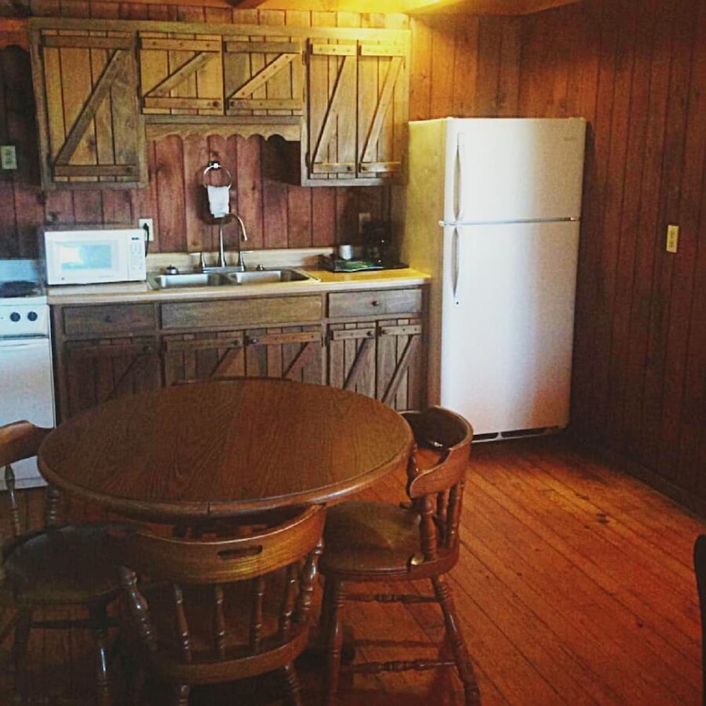 The Smokehouse Lodge and Cabins 31/75