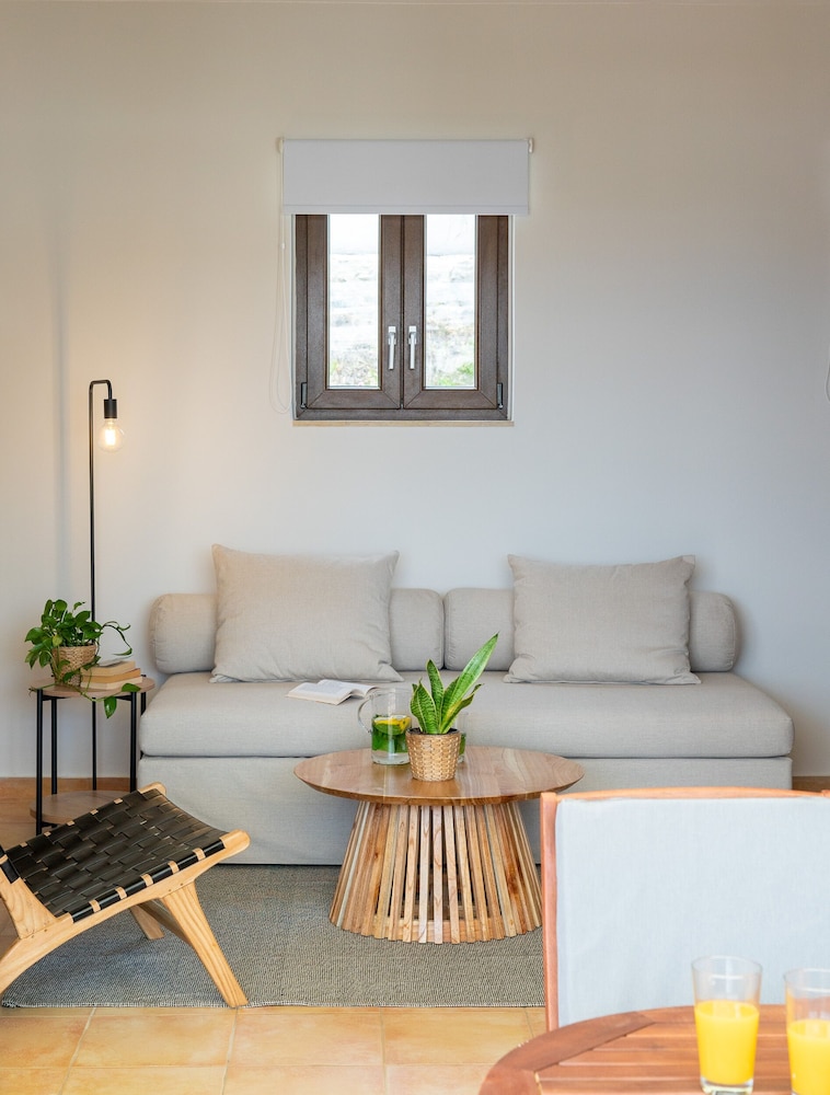 Syra Suites 26/50