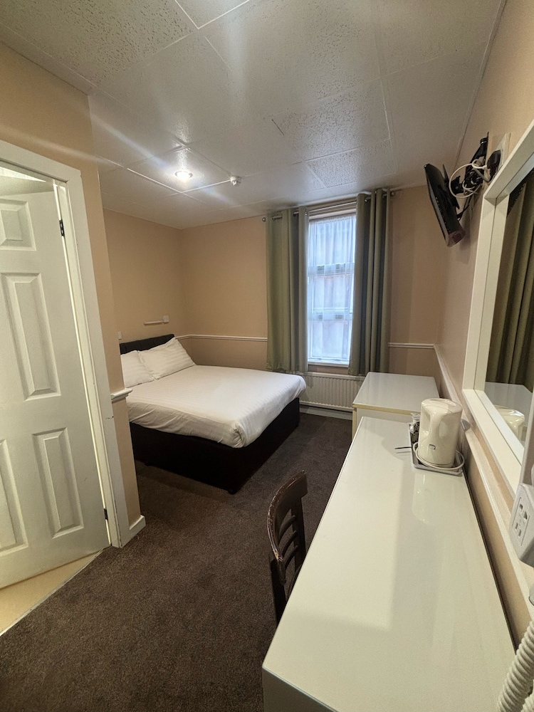 The Lawton Hotel 49/50