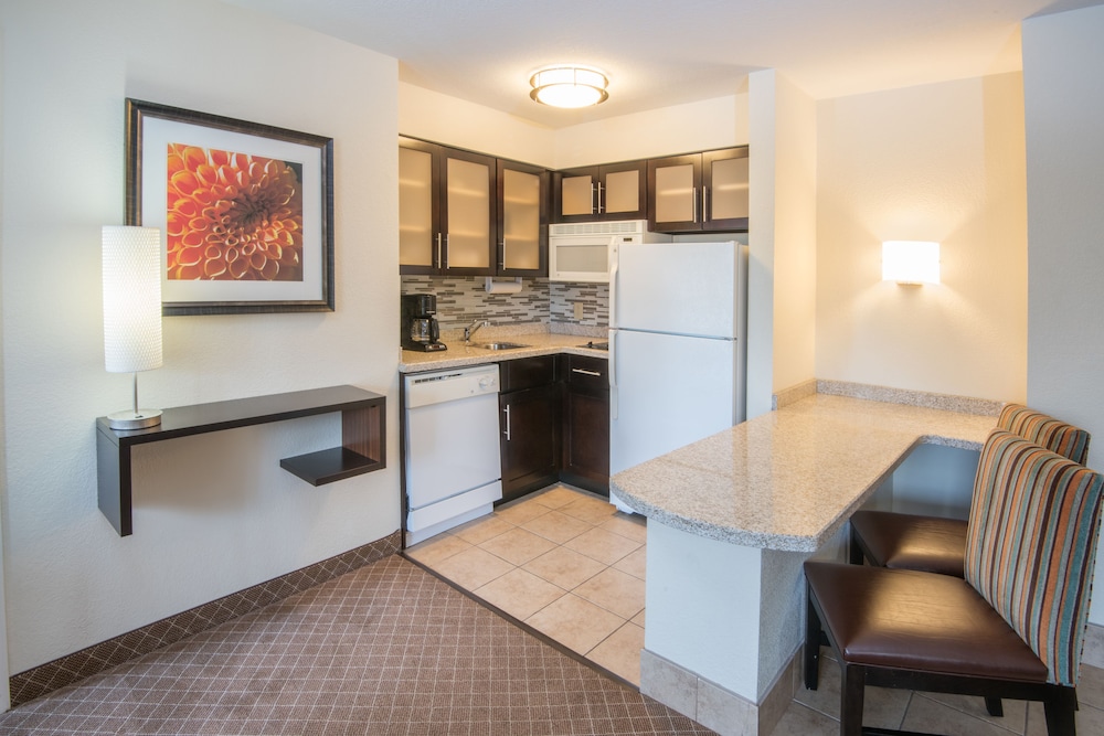 Staybridge Suites Columbus-Airport 33/50