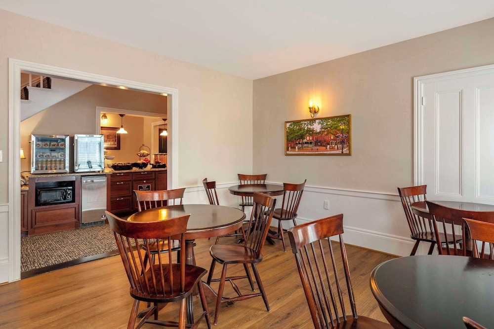 Essex Street Inn & Suites, an Ascend Collection Hotel 56/75