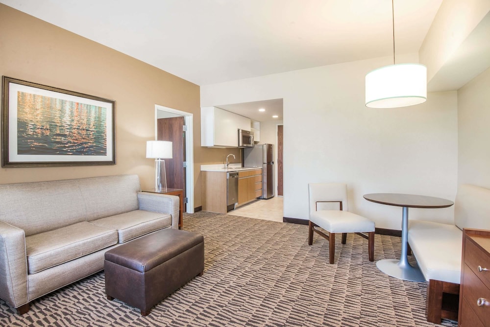 HAWTHORN SUITES BY WYNDHAM ST CLAIRSVILLE 8/26