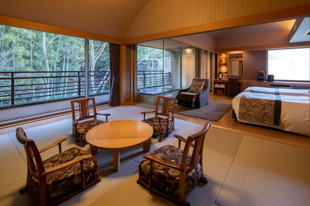 Hakone Kamon 31/41