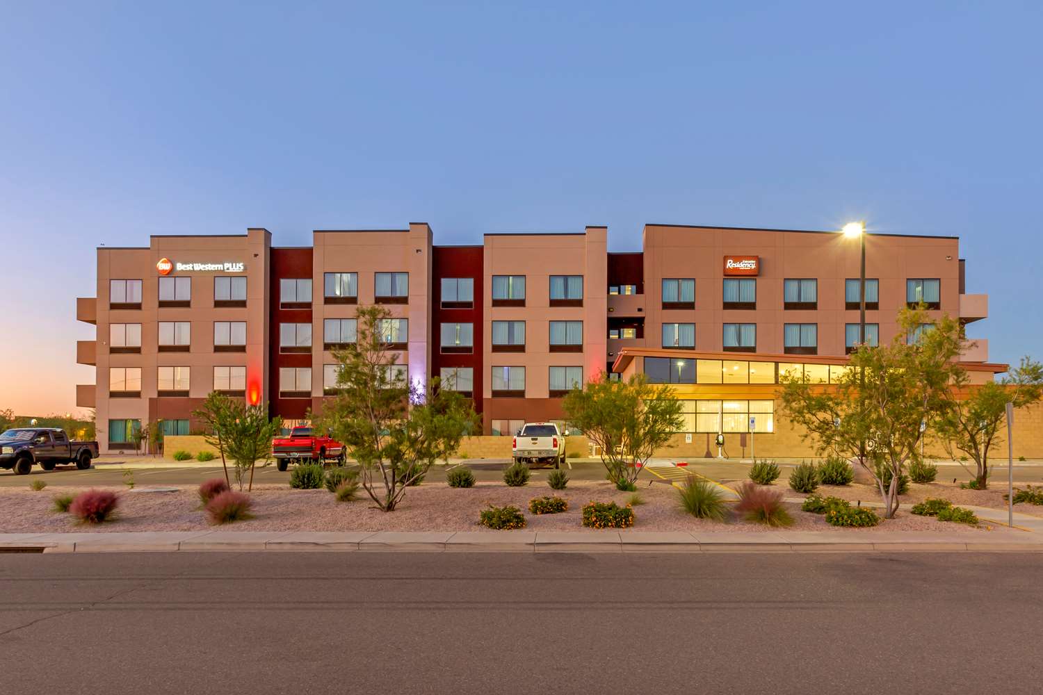 Best Western Plus Executive Residency Phoenix North Happy Valley 1/48