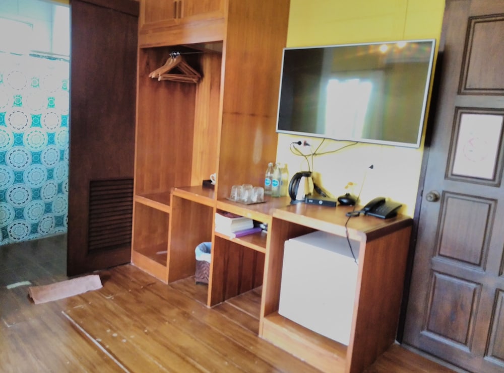Thanicha Resort Amphawa 62/72