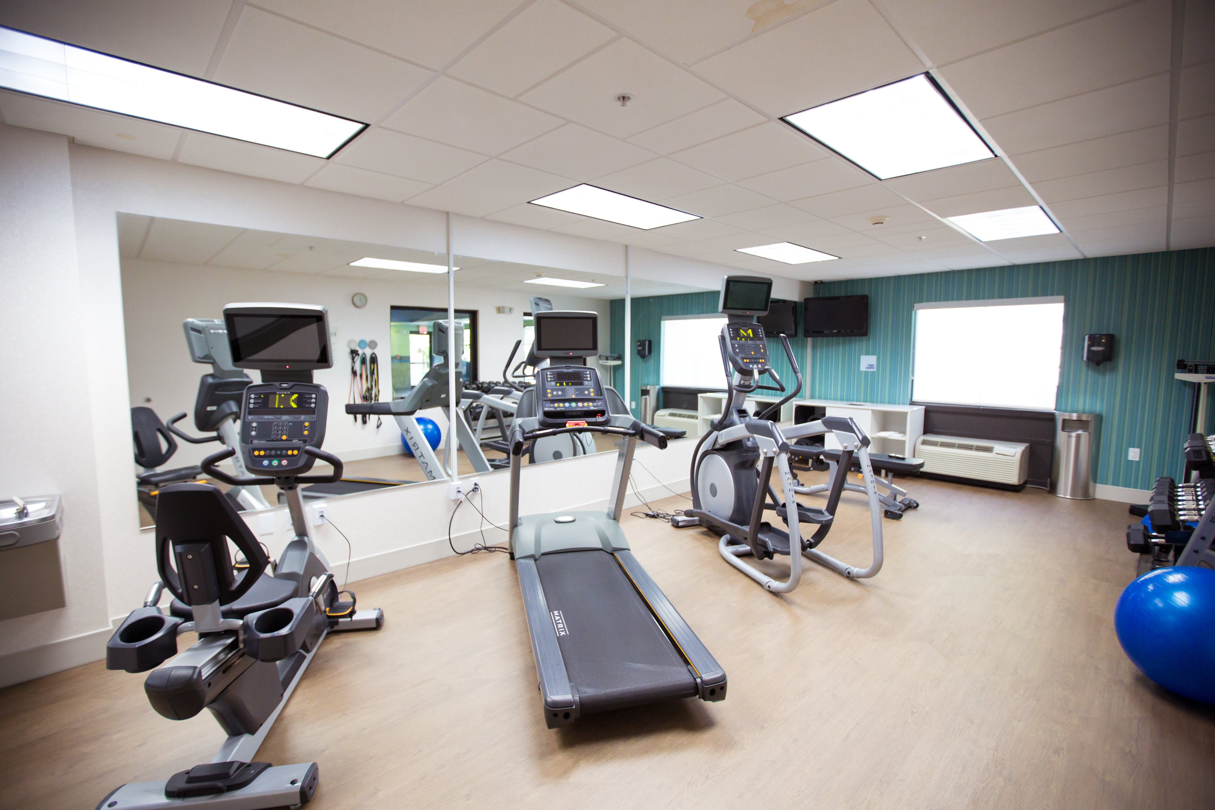 Holiday Inn Express Hoteland Suites Knoxville Farragut 39/63
