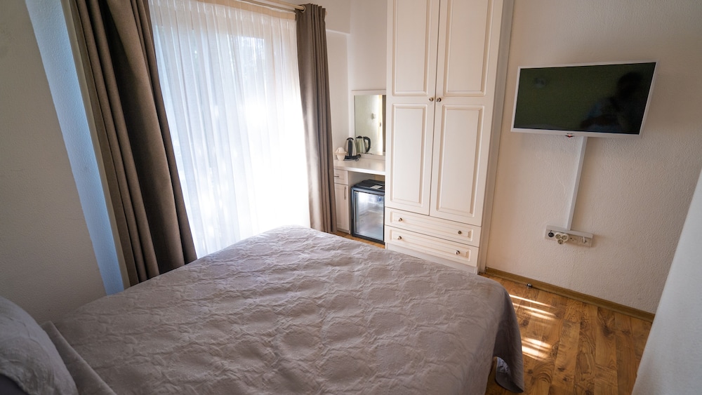 Alacati Private Hotel - Adults Only 5/17
