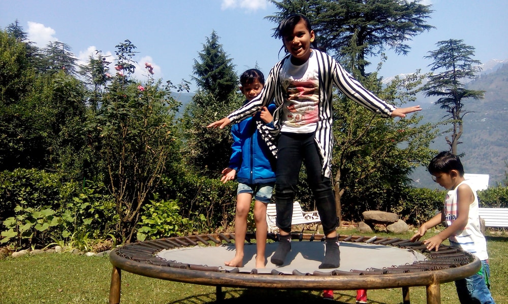 HERITAGE VILLAGE RESORT 13/77