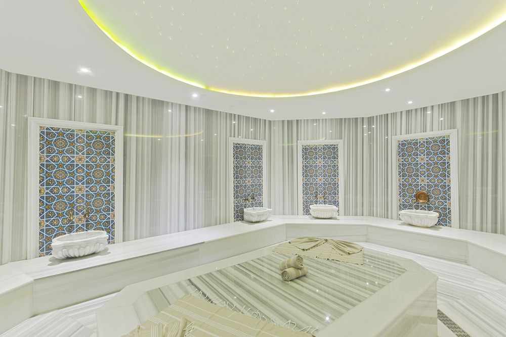 Euphoria Batumi Convention And Casino Hotel 35/63