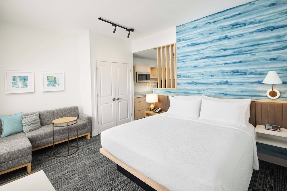 Studio, King Bed, Sofa, Accessible
