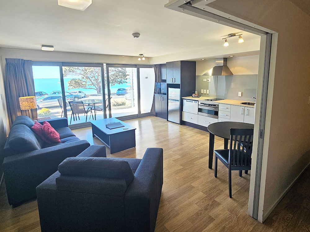 Sea Spray Suites 35/61