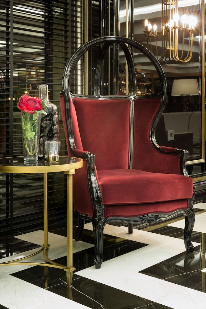 DoubleTree by Hilton Izmir Airport 48/85