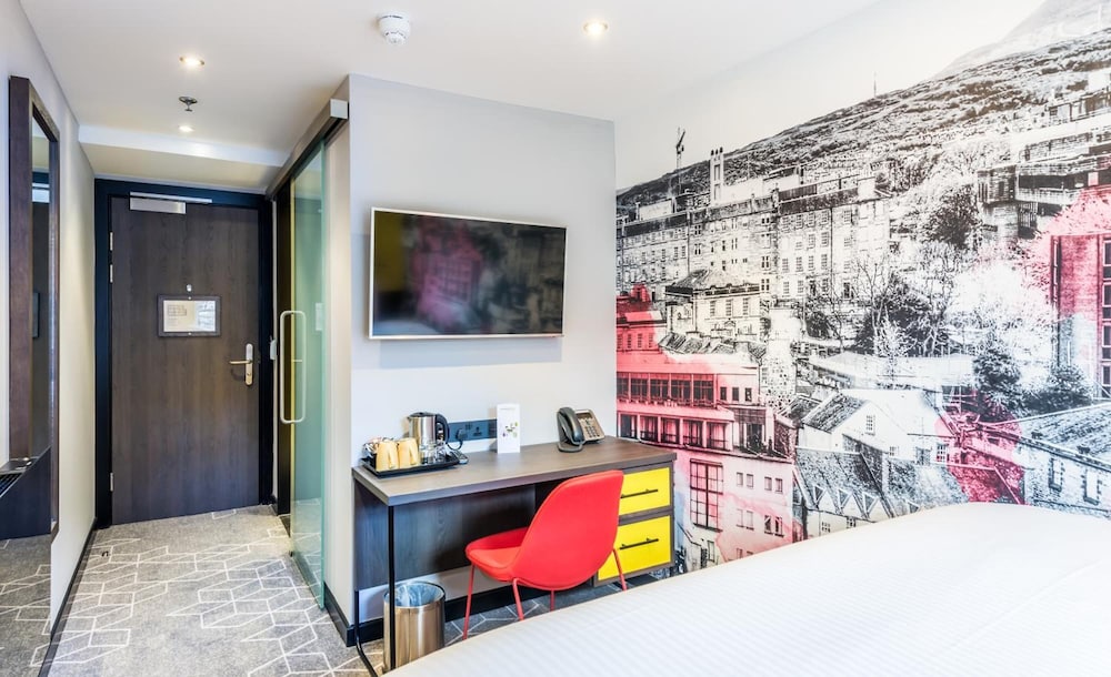 Km Hotel 7/48