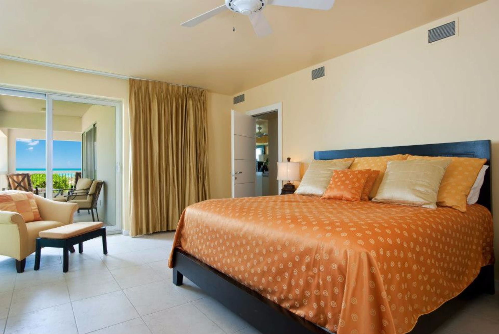 2 BEDROOMS, STANDARD, OCEAN FRONT