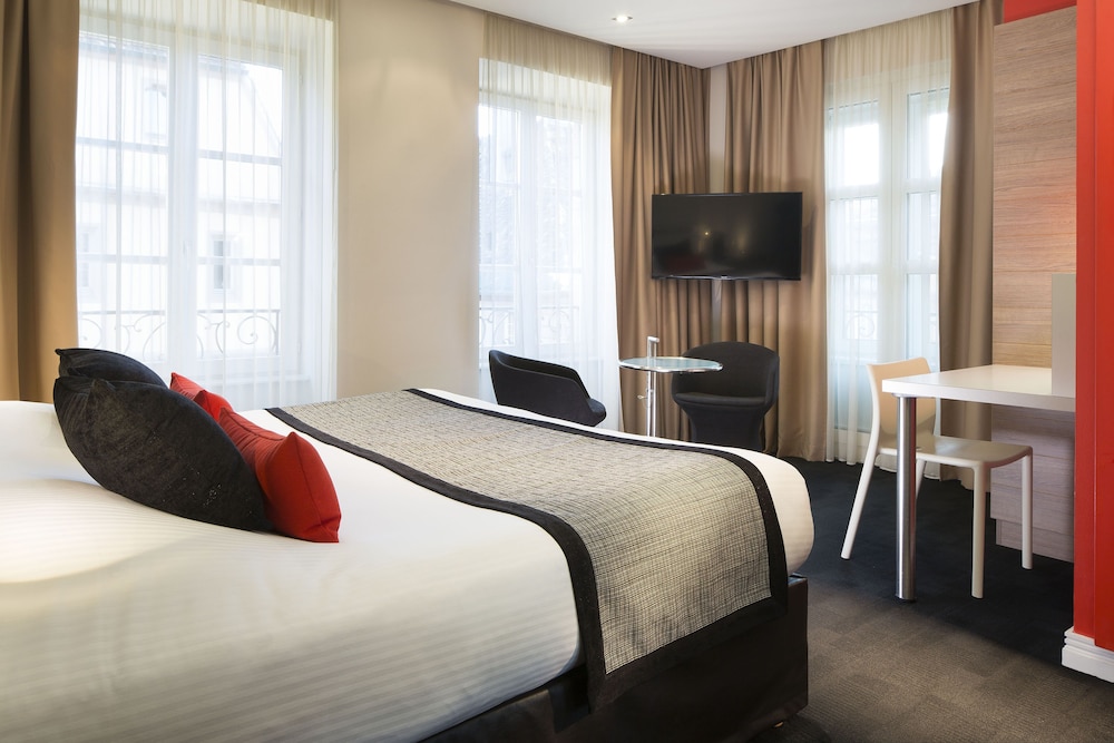 DELUXE, DOUBLE BED