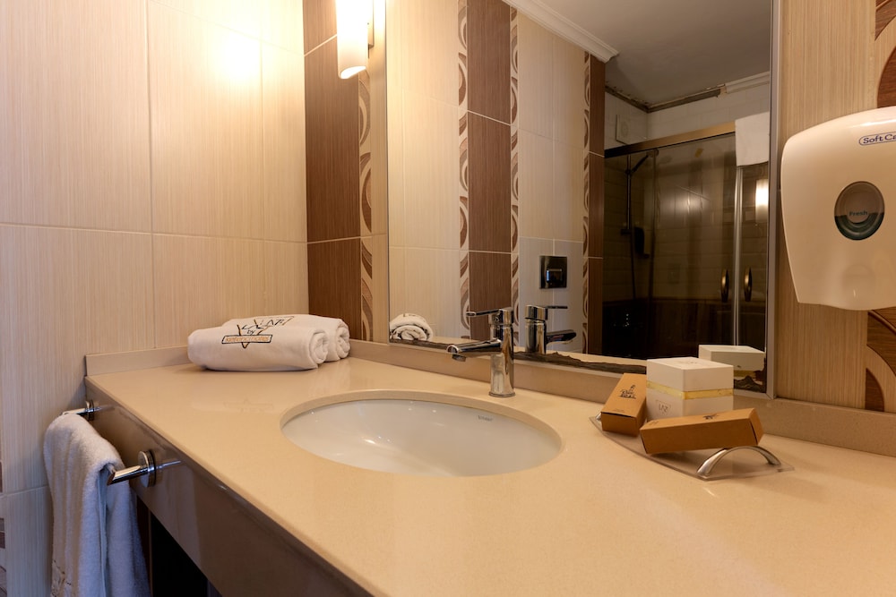Lazz Hotel By Ketenci (ex. Izmir Comfort Hotel) 38/40