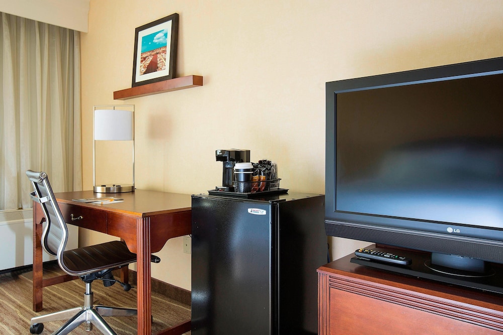 Courtyard Seattle North Lynnwood Everett 42/43