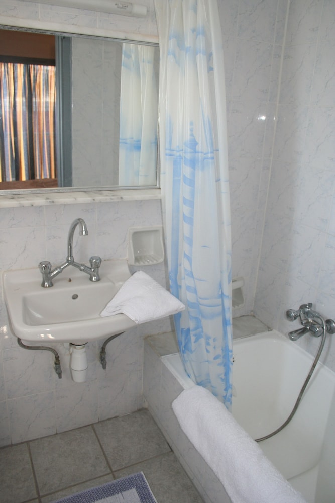 Vassilia Hotel 23/25