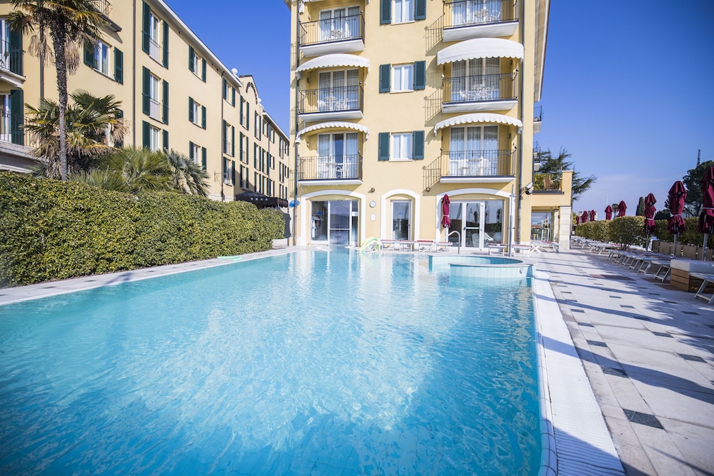 Hotel Sirmione E Promessi Sposi 65/69