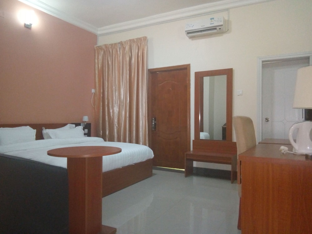 Kifina Emerald Hotel 8/24