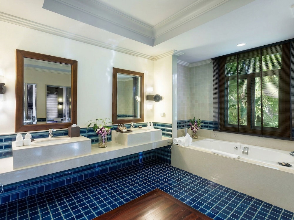 1 BEDROOM, DUPLEX, DELUXE, MOUNTAIN VIEW
