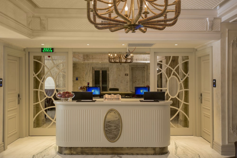 TAXIM LOUNGE HOTEL 7/58