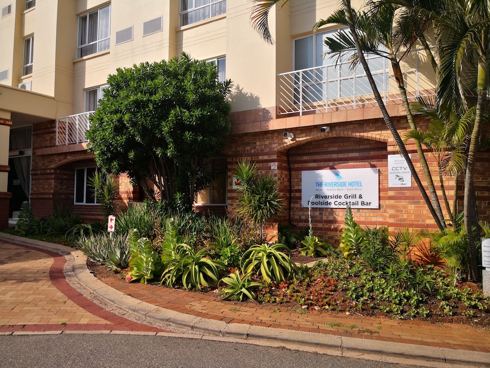 The Riverside Hotel 46/50