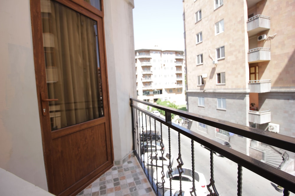 A Hotel Yerevan 2/54