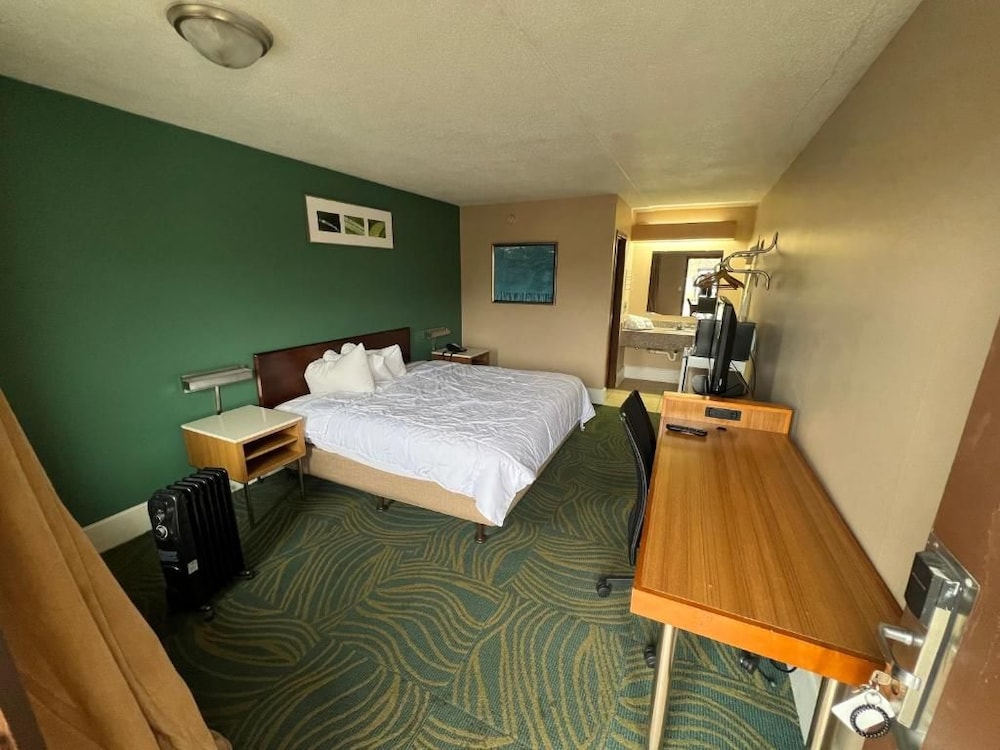 Hilltop Inn 18/38