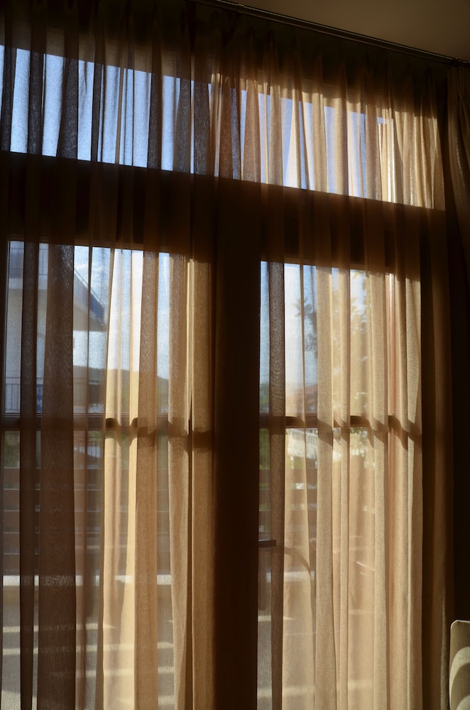 Helianthus Guesthouse 45/50