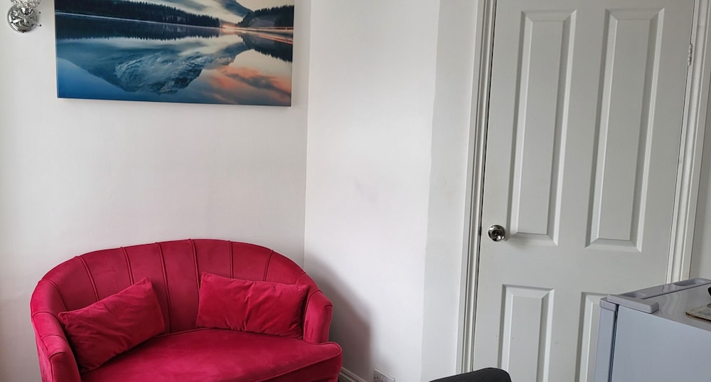 Holly Lodge Guest House 39/69