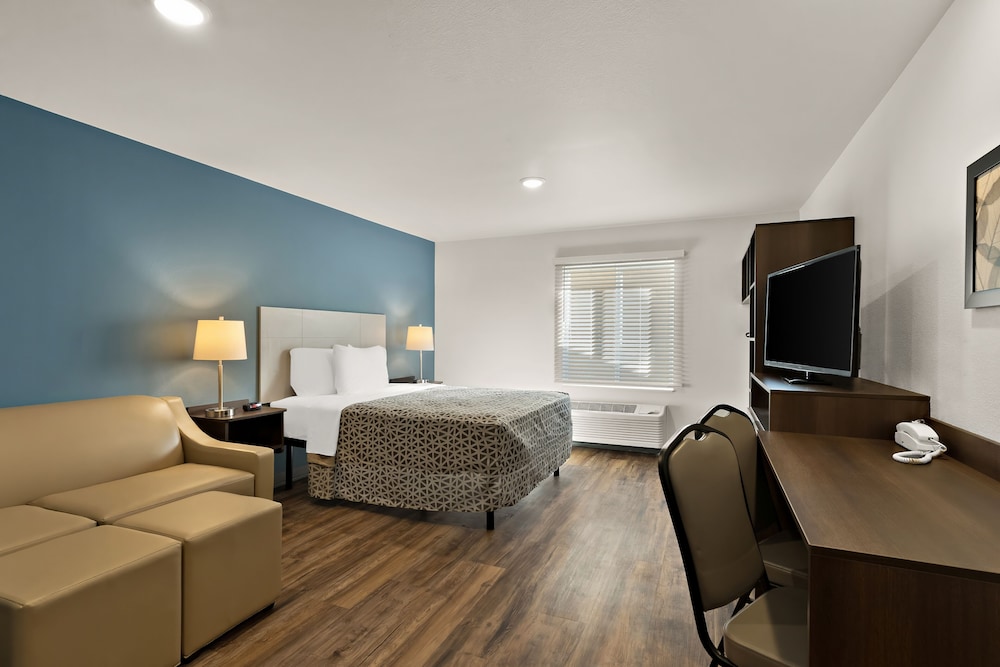 WoodSpring Suites Fort Collins 14/29