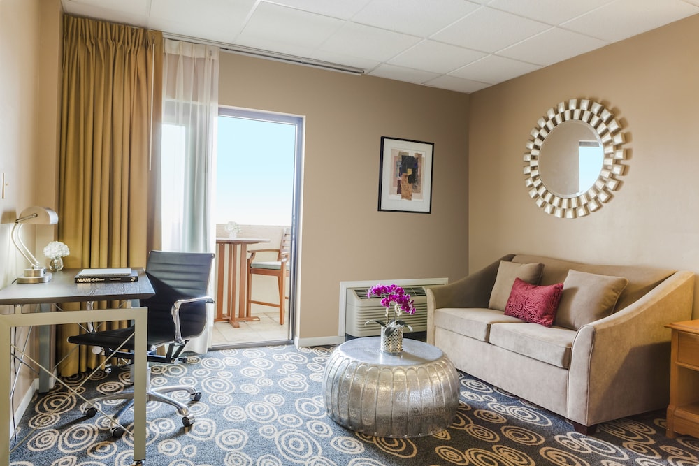 Regency Miami Airport by Sonesta 45/77
