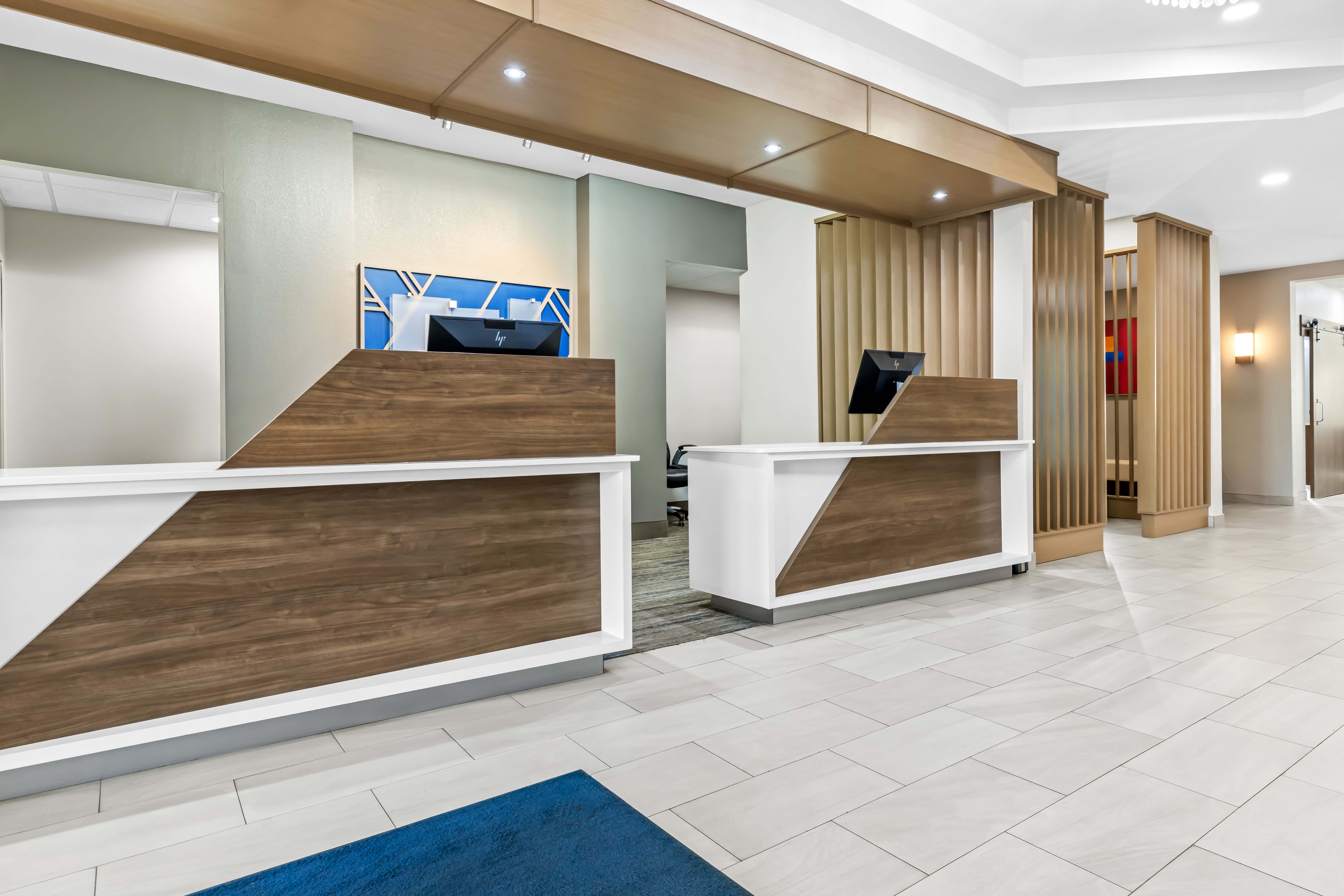 Holiday Inn Express Hotel Suites Florence Northeast 4/42
