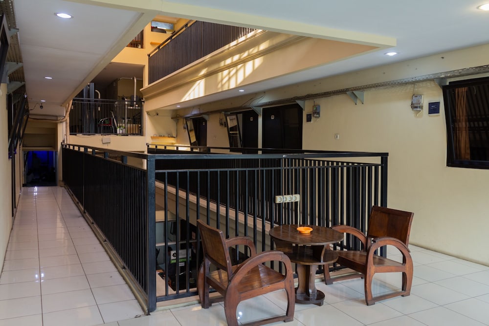 Oyo 989 Audah Guesthouse Syariah 28/36