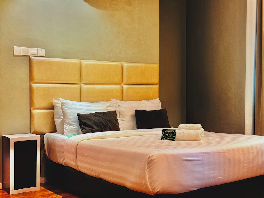 Stirling Suites 20/48