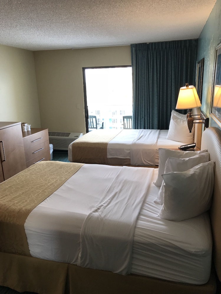 Days Inn by Wyndham Daytona Oceanfront 19/37