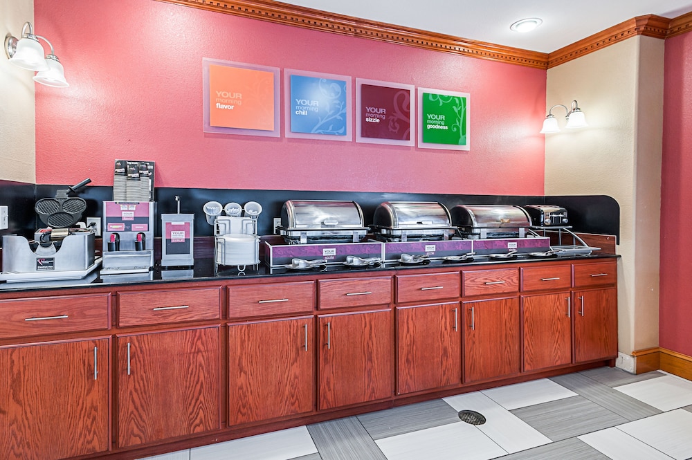 Comfort Suites Lake Charles 35/48